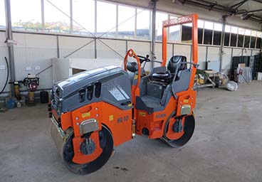 Cilindru compactor achizitionat cu fonduri europene prin SAB Consulting